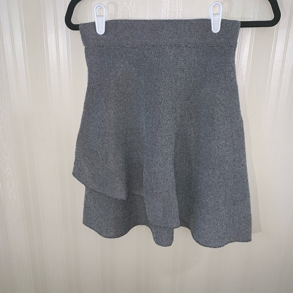 Zara basic thread skirt size XS‎ - Picture 2 of 6